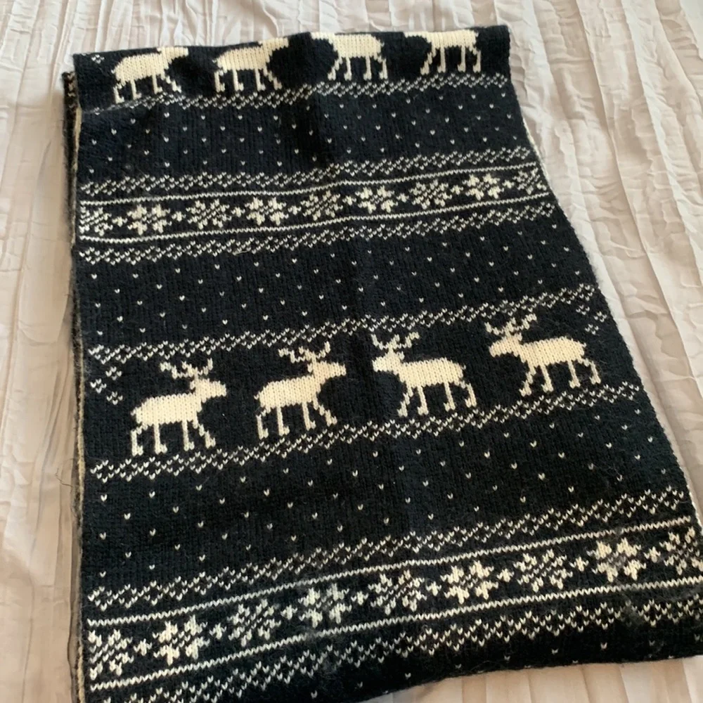 Abercrombie & Fitch Knit Scarf - Picture 2 of 6